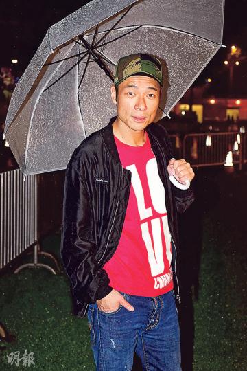 許志安點頭承認已為人夫，不過叫他許生較好，叫安仔就親切點！（攝影：梁迺楠）
