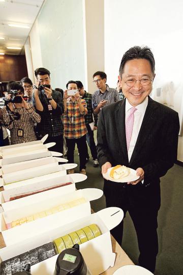 立法會秘書長陳維安（右）（郭慶輝攝）