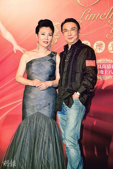 劉松仁與汪明荃昨晚為下周推出的新劇《華麗轉身》谷宣傳。(攝影﹕梁迺楠) 劉松仁與汪明荃昨晚為下周推出的新劇《華麗轉身》谷宣傳。(攝影﹕梁迺楠)