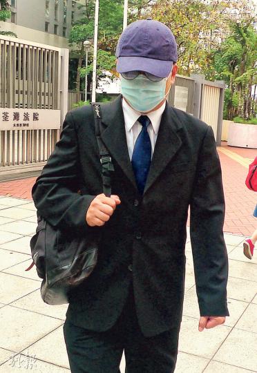 警長賴永傑(圖)原面對較輕控罪,控方昨指他包庇賭檔及泄密,改控他公職人員行為失當。(何偉畧攝)女被告歐培蘭(圖)涉與另外兩人管理賭檔,並向警長提供現金、餅券與花旗參,換取通風報信。(何偉畧攝) 警長賴永傑(圖)原面對較輕控罪,控方昨指他包庇賭檔及泄密,改控他公職人員行為失當。(何偉畧攝)女被告歐培蘭(圖)涉與另外兩人管理賭檔,並向警長提供現金、餅券與花旗參,換取通風報信。(何偉畧攝)