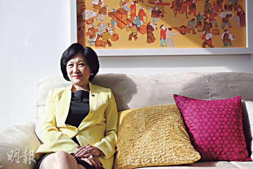 新民黨主席葉劉淑儀在立法會辦公室接受訪問,指通過政改對香港利大於弊。泛民議員現時表明否決政改,但葉太現時還傾向樂觀,指距離表決尚有一個月,形勢可以峰迴路轉。(郭慶輝攝) 新民黨主席葉劉淑儀在立法會辦公室接受訪問,指通過政改對香港利大於弊。泛民議員現時表明否決政改,但葉太現時還傾向樂觀,指距離表決尚有一個月,形勢可以峰迴路轉。(郭慶輝攝)