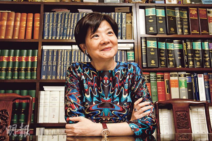 公民黨主席余若薇(圖)在2013年被全國人大法律委員會主任喬曉陽點名質疑與中央對抗。余若薇接受專訪時憶述,當時感到詫異,認為以喬曉陽的身分應是說一點大路的事,「要點我名,真是有點抬舉」。(郭慶輝攝) 公民黨主席余若薇(圖)在2013年被全國人大法律委員會主任喬曉陽點名質疑與中央對抗。余若薇接受專訪時憶述,當時感到詫異,認為以喬曉陽的身分應是說一點大路的事,「要點我名,真是有點抬舉」。(郭慶輝攝)