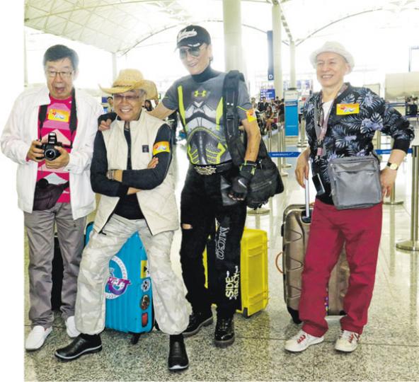 胡楓（左起）、曾江、謝賢及Joe Junior這個逾300歲的組合，浩浩蕩蕩出發往俄羅斯拍攝《四個小生去旅行》。（攝影/記者：楊安莉）四哥（左起）自言責任重大，要照顧修哥及曾江兩位前輩。3個鬼馬小生碰頭，未出發已火花四濺，相信在節目中會更精彩！（攝影/記者：楊安莉）