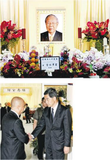 雷禮唐設靈，特首梁振英到場致祭並慰問雷禮唐的家人。（攝影/記者：梁榮達）