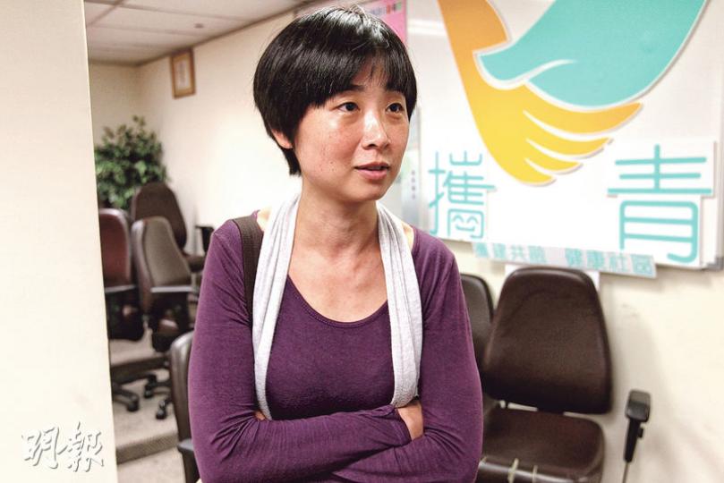 民建聯朱麗玲多次在自己任主委的活動找自己任主席的華荔居民聯會合辦。她強調這些活動只會蝕錢,又稱因活動不能做個人宣傳,政治上沒得益。(林俊源攝)葵青區議會副主席、民建聯羅競成表示,撥款申請跟足指引,議員亦有申報關係,因此不覺得找關連團體合辦活動有問題。(林俊源攝) 民建聯朱麗玲多次在自己任主委的活動找自己任主席的華荔居民聯會合辦。她強調這些活動只會蝕錢,又稱因活動不能做個人宣傳,政治上沒得益。(林俊源攝)葵青區議會副主席、民建聯羅競成表示,撥款申請跟足指引,議員亦有申報關係,因此不覺得找關連團體合辦活動有問題。(林俊源攝)