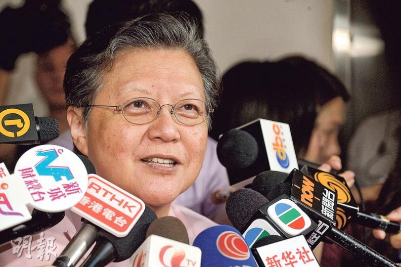 全國人大常委范徐麗泰指現時通過政改機會「好微」,但強調政治永遠難以預料,要到投票時才知結果。(蘇智鑫攝) 全國人大常委范徐麗泰指現時通過政改機會「好微」,但強調政治永遠難以預料,要到投票時才知結果。(蘇智鑫攝)