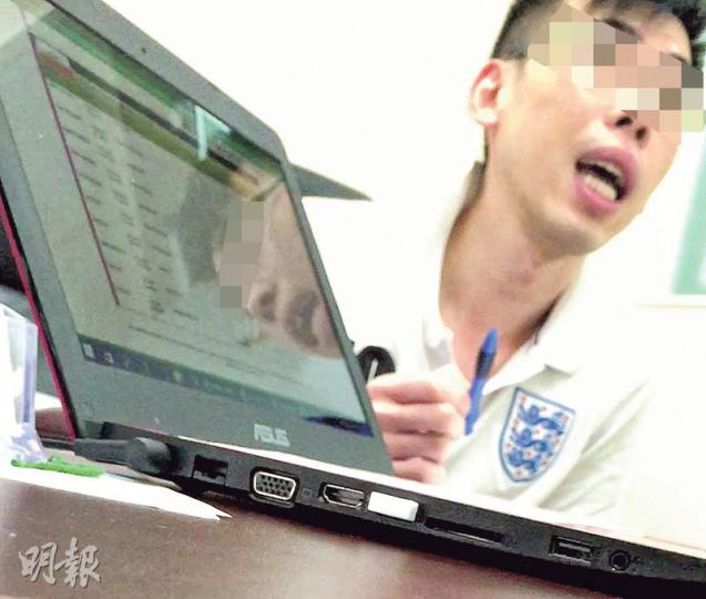 本報記者以未補價居屋業主身分,月前到旺角一間財務中介公司放蛇,記者3次查詢有否低息貸款,營業員卻不斷推銷年利率24厘的高息貸款,他稱「會抵押業權,但不等於抵押物業」,又稱顧問費為整個貸款額的一成。(明報記者攝) 本報記者以未補價居屋業主身分,月前到旺角一間財務中介公司放蛇,記者3次查詢有否低息貸款,營業員卻不斷推銷年利率24厘的高息貸款,他稱「會抵押業權,但不等於抵押物業」,又稱顧問費為整個貸款額的一成。(明報記者攝)