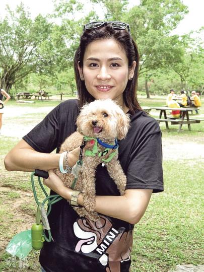 宣萱透露其中一隻愛犬上星期因癌症離世,令她傷心不已。(攝影/記者:孫慧莊) 宣萱透露其中一隻愛犬上星期因癌症離世,令她傷心不已。(攝影/記者:孫慧莊)