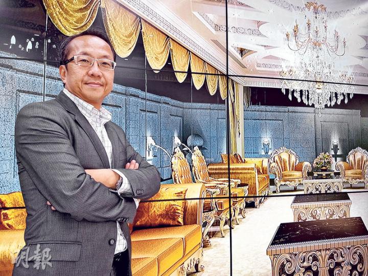 第一集團董事霍偉良(圖)稱,無意發展目前市場最流行的中小型單位,相反,會集中火力打造如達之路9號、淺水灣道74號等的獨立豪宅洋房。(林可為攝) 第一集團董事霍偉良(圖)稱,無意發展目前市場最流行的中小型單位,相反,會集中火力打造如達之路9號、淺水灣道74號等的獨立豪宅洋房。(林可為攝)