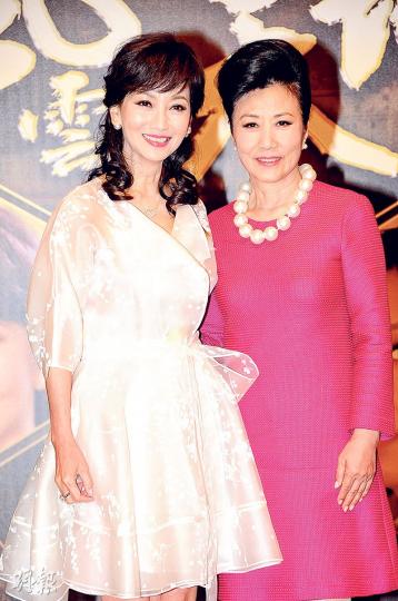 趙雅芝(左)與汪明荃(右)兩位阿姐級人馬,相隔30多年後再合作,觀眾有眼福了。(攝影:鍾偉茵)王晶覺得要放眼市場。(攝影:鍾偉茵) 趙雅芝(左)與汪明荃(右)兩位阿姐級人馬,相隔30多年後再合作,觀眾有眼福了。(攝影:鍾偉茵)王晶覺得要放眼市場。(攝影:鍾偉茵)