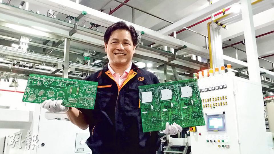 建業科技電子總經理關少權表示,該公司位於惠州的線路板廠,過去數年斥資至少6500萬元人民幣,購買自動化機器,生產更高檔的產品如多層線路板,以維持競爭力。(馬耀森攝) 建業科技電子總經理關少權表示,該公司位於惠州的線路板廠,過去數年斥資至少6500萬元人民幣,購買自動化機器,生產更高檔的產品如多層線路板,以維持競爭力。(馬耀森攝)