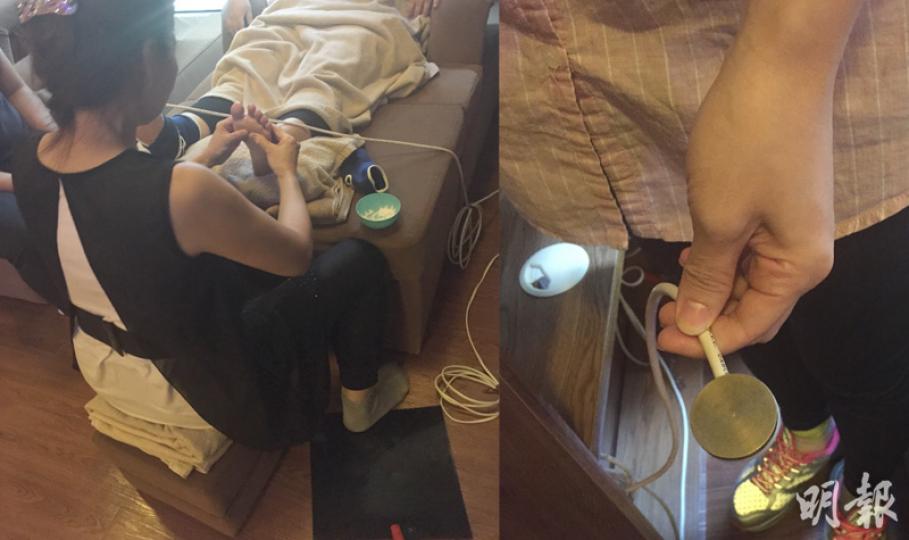 記者昨到得勝的佐敦分店,親身觀察電療法做法。經過訓練的按摩師(左圖背向鏡頭者)將其中一隻腳踭踏在接駁電源的銅板(右下角)上,然後替接受電療者按摩左腳,電路另一端的銅片(右圖)套在受按者右腳腳板,電路便完成通電,再配合按摩進行治療。分店負責人王小姐強調過程安全,腳踭只會踏在銅板的一小角上,一旦電流超出安全標準便會「跳掣」。(明報記者攝) 記者昨到訪得勝養生會館的佐敦分店查詢相關治療方法,該中心與一般按摩中心的佈置氣氛近相似,播放音樂並設有數個獨立房間。(明報記者攝) 記者昨到得勝的佐敦分店,親身觀察電療法做法。經過訓練的按摩師(左圖背向鏡頭者)將其中一隻腳踭踏在接駁電源的銅板(右下角)上,然後替接受電療者按摩左腳,電路另一端的銅片(右圖)套在受按者右腳腳板,電路便完成通電,再配合按摩進行治療。分店負責人王小姐強調過程安全,腳踭只會踏在銅板的一小角上,一旦電流超出安全標準便會「跳掣」。(明報記者攝) 記者昨到訪得勝養生會館的佐敦分店查詢相關治療方法,該中心與一般按摩中心的佈置氣氛近相似,播放音樂並設有數個獨立房間。(明報記者攝)