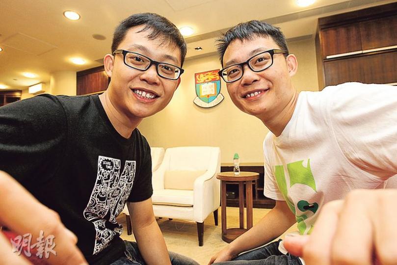 哥哥葉泯君(左)及弟弟葉泯言(右)出身基層,沒有參加補習班、興趣班,靠自己努力考上港大醫學院,二人期望畢業後可投身公立醫院,服務基層大眾。(李紹昌攝) 哥哥葉泯君(左)及弟弟葉泯言(右)出身基層,沒有參加補習班、興趣班,靠自己努力考上港大醫學院,二人期望畢業後可投身公立醫院,服務基層大眾。(李紹昌攝)