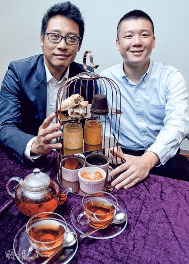 喜尚看好內地休閒餐飲業發展，早前收購發記甜品為拓展內地市場。圖左為發記黃逸璋，旁為喜尚黃天競。（劉焌陶攝）