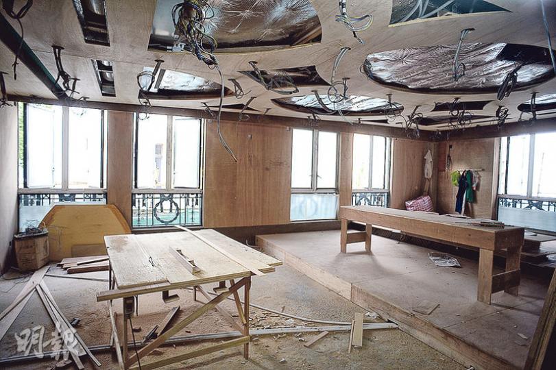 第一集團的達之路9號「皇宮屋」，正進行內部裝修；物業意向價10億元，並要求準買家需有100億元身家，他日方可獲安排睇樓。（劉焌陶攝）