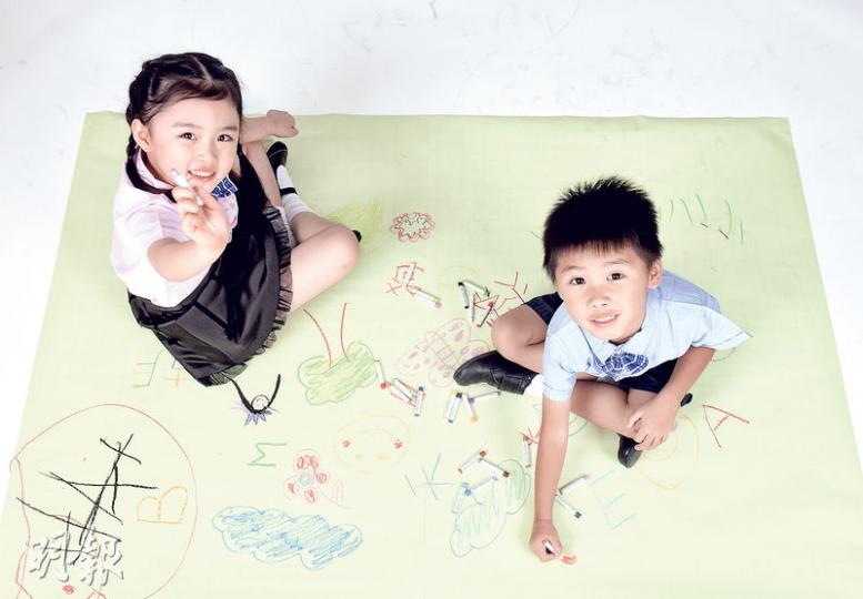 升上小學，幼稚園學生頓變成「大個女大個仔」，家長宜給予他們多點信心和耐性去適應。（陳淑安攝）