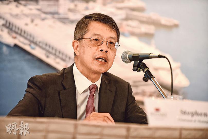 九龍倉主席吳天海指出，面對零售市道轉淡，集團除會加強旗下在港收租物業的宣傳推廣及增加商場的吸引力之外，未來陸續還有其他內地收租物業投入運作，亦可以接捧。（陳淑安攝）