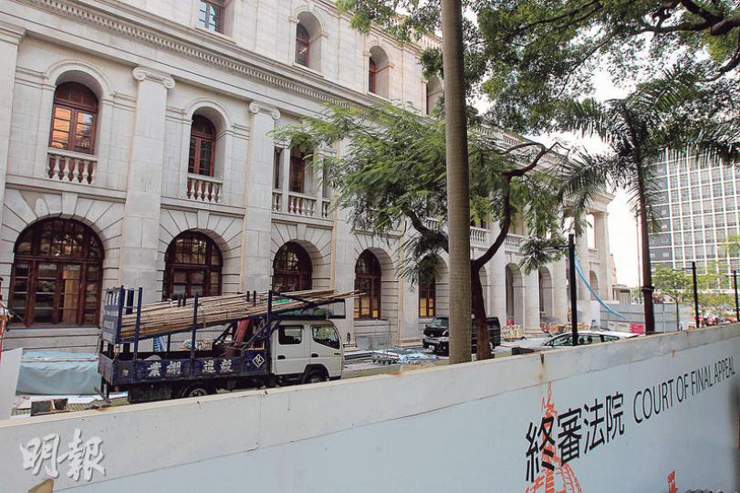 中環嘅新終審法院大樓（即係舊立會大樓），入面包括兩個法庭、1個登記處、1個律師專用休息室及更衣室、4個會議室同1個記者室等。（李澤彤攝）