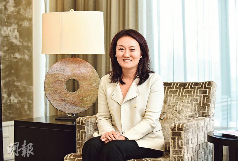 瑞信私人銀行及財富管理部大中華股票研究部主管謝琳認為，人民幣前周貶值約3%，本來有利內地提升出口競爭力，惟隨着亞洲各國貨幣跟隨貶值，人民幣進一步貶值壓力仍然揮之不去。（陳淑安攝）
