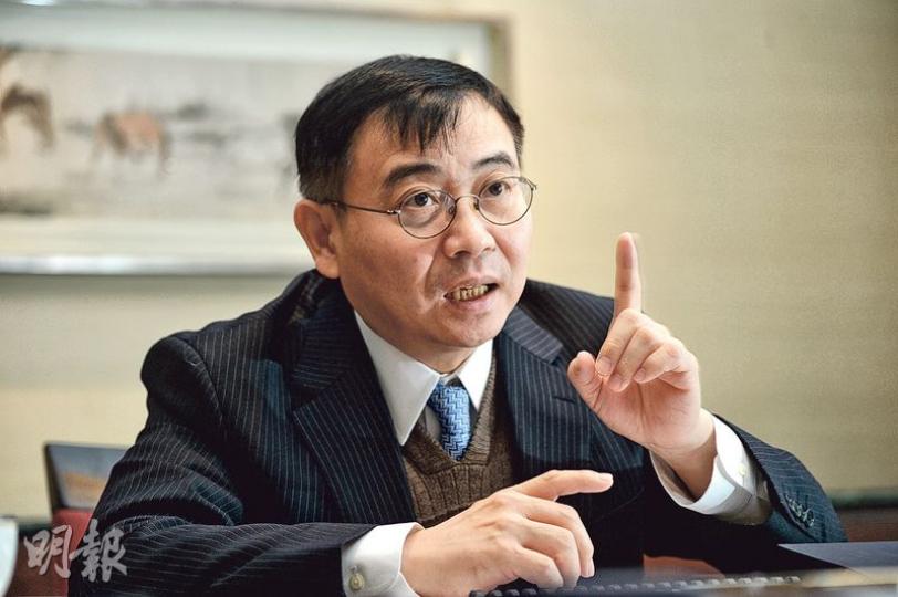 中港股市昨再遭「洗劫」，高盛投資管理部董事總經理哈繼銘（圖）表示，現時經濟困境出現在新興經濟體，可能會導致新興市場股市走資潮，比2008年金融海嘯時更嚴重，建議投資者把握機會將資金配置到歐美股市，或「現金為王」。（鄧宗弘攝）