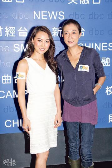 袁嘉敏(左)與吳綺莉(右)同樣都是選美出身。(攝影:柯美) 袁嘉敏(左)與吳綺莉(右)同樣都是選美出身。(攝影:柯美)