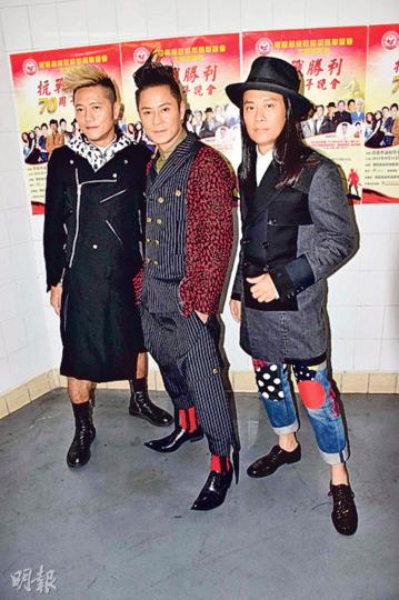 草蜢前晚為《抗戰勝利70周年晚會》演出。(攝影/記者﹕孫慧莊) 草蜢前晚為《抗戰勝利70周年晚會》演出。(攝影/記者﹕孫慧莊)