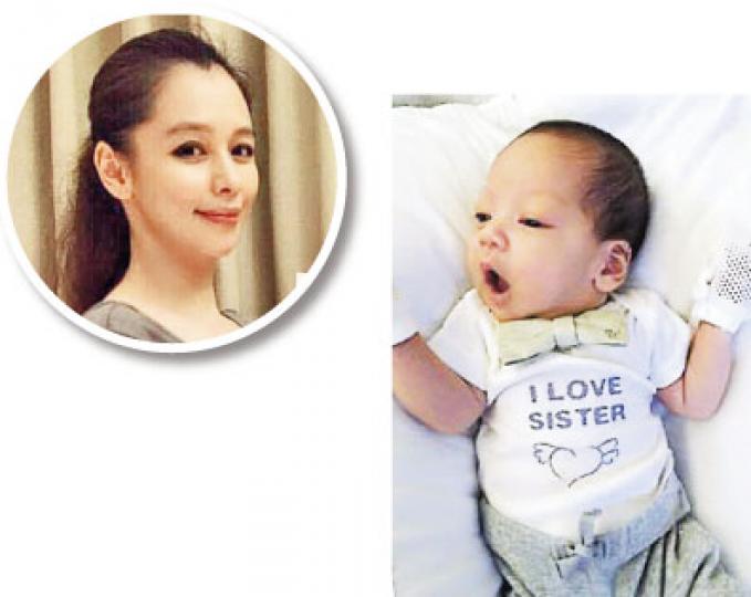 徐若瑄幫李V寶穿上「I Love Sister」字樣的衫,是否有所暗示?(微博圖片)陳倩揚帶兩個囝囝到沙灘玩沙盡騷性感身材。(微博圖片)廿四孝爸爸黑人見少孖仔一秒都心掛掛。(微博圖片)洪天明陪小JT玩享受父子樂。(微博圖片) 徐若瑄幫李V寶穿上「I Love Sister」字樣的衫,是否有所暗示?(微博圖片)陳倩揚帶兩個囝囝到沙灘玩沙盡騷性感身材。(微博圖片)廿四孝爸爸黑人見少孖仔一秒都心掛掛。(微博圖片)洪天明陪小JT玩享受父子樂。(微博圖片)