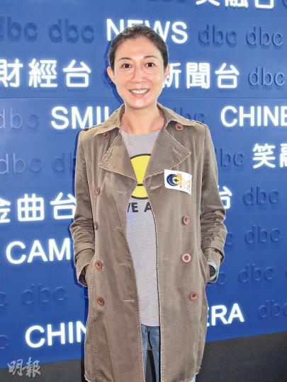 吳綺莉笑言自己樣又不差,但都不及智定法師,有兩個老公,真的要檢討。(攝影:柯美) 吳綺莉笑言自己樣又不差,但都不及智定法師,有兩個老公,真的要檢討。(攝影:柯美)