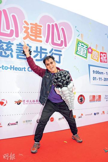 年年25歲的阿倫十分鬼馬。(攝影鎅O者:陳釗)溫拿忙於籌備演唱會,對「散Band」一事未有定案。(微博圖片) 年年25歲的阿倫十分鬼馬。(攝影鎅O者:陳釗)溫拿忙於籌備演唱會,對「散Band」一事未有定案。(微博圖片)