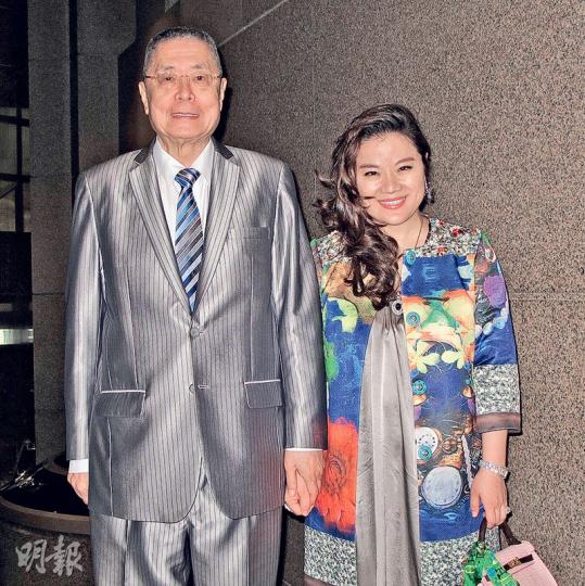 孫穎辦晚宴慶祝40歲生日,與劉詩昆拖實現身,非常恩愛。(攝影:林蘊兒) 孫穎辦晚宴慶祝40歲生日,與劉詩昆拖實現身,非常恩愛。(攝影:林蘊兒)