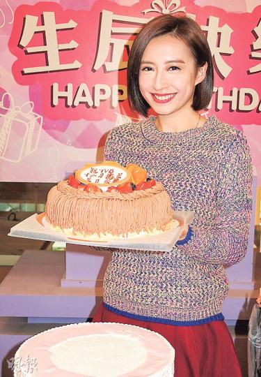 龔嘉欣預祝明天26歲生日。(攝影鎅O者:孫慧莊) 龔嘉欣預祝明天26歲生日。(攝影鎅O者:孫慧莊)