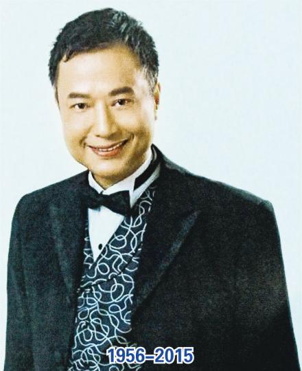 鄺佐輝本月20日因癌症復發病逝,他生前積極樂觀抗癌,去世前登記成為「無言老師」。(攝影:鍾偉茵)鄺佐輝太太隨靈車到達,戴上太陽眼鏡及口罩遮掩哀傷。(攝影:鍾偉茵)鄺佐輝女兒與鄺太一同坐靈車前來,用手遮面避鏡頭。(攝影:鍾偉茵)鄺佐輝女兒(左)一早到場打點,神情悲傷。(攝影:鍾偉茵)鄺佐輝女兒在紀念冊讚揚他是好爸爸,有她們小時候與爸爸的合照。(攝影:鍾偉茵)鄺太冬子在紀念冊說鄺佐輝是充滿正能量的丈夫,帶給她很多甜蜜幸福回憶。(攝影:鍾偉茵)靈車載着鄺佐輝的靈柩到達,工作人員小心翼翼將靈柩運送入內。 鄺佐輝本月20日因癌症復發病逝,他生前積極樂觀抗癌,去世前登記成為「無言老師」。(攝影:鍾偉茵)鄺佐輝太太隨靈車到達,戴上太陽眼鏡及口罩遮掩哀傷。(攝影:鍾偉茵)鄺佐輝女兒與鄺太一同坐靈車前來,用手遮面避鏡頭。(攝影:鍾偉茵)鄺佐輝女兒(左)一早到場打點,神情悲傷。(攝影:鍾偉茵)鄺佐輝女兒在紀念冊讚揚他是好爸爸,有她們小時候與爸爸的合照。(攝影:鍾偉茵)鄺太冬子在紀念冊說鄺佐輝是充滿正能量的丈夫,帶給她很多甜蜜幸福回憶。(攝影:鍾偉茵)靈車載着鄺佐輝的靈柩到達,工作人員小心翼翼將靈柩運送入內。