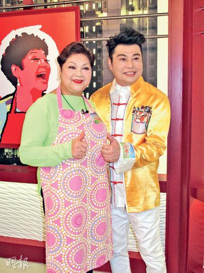 肥媽(左)3月舉行告別演唱會,阮兆祥主動獻身參與。(攝影鎅O者:鍾一虹) 肥媽(左)3月舉行告別演唱會,阮兆祥主動獻身參與。(攝影鎅O者:鍾一虹)