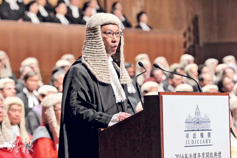 律政司長袁國強提到李波失蹤案,稱不能容許任何人或機構在香港作「未獲授權的刑事調查或非法拘捕」。(林俊源攝) 律政司長袁國強提到李波失蹤案,稱不能容許任何人或機構在香港作「未獲授權的刑事調查或非法拘捕」。(林俊源攝)
