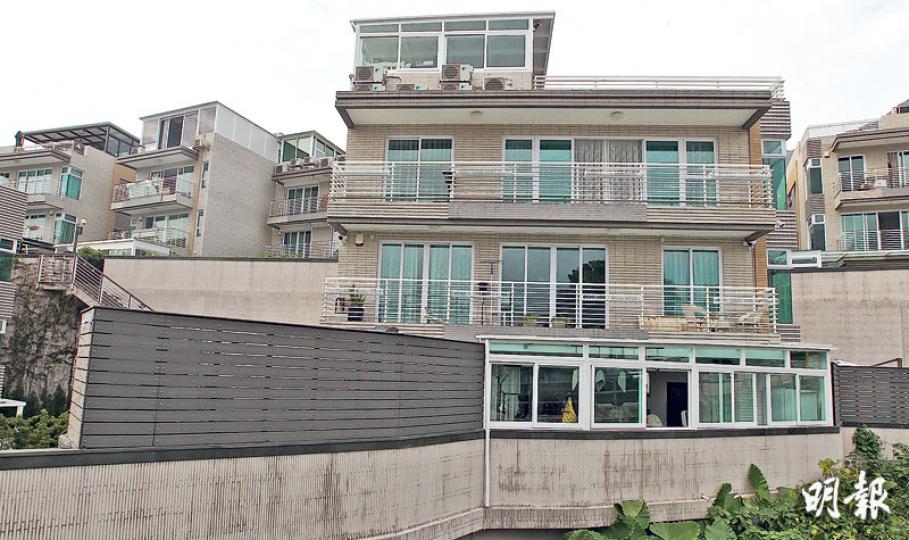本報抽查大埔美督南岸的5幢丁屋相關官批文件顯示，平均每幢丁屋補地價為87萬元，只為售價的9%。（林俊源攝）