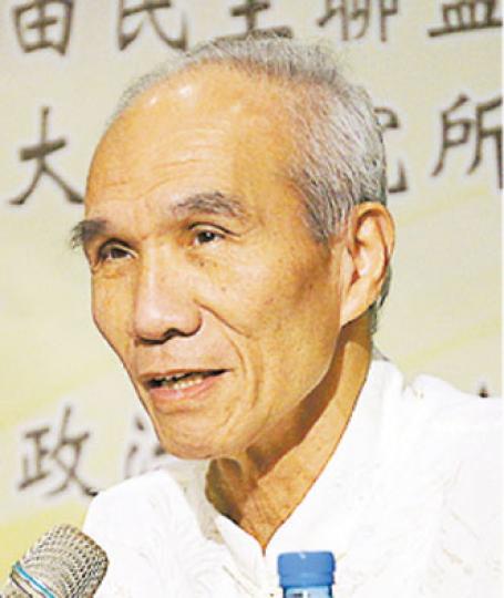 中國大陸研究學會會長楊開煌擔心，北京會在經濟上從讓利變成進擊。（林迎攝）海基會前董事長洪奇昌相信蔡英文的新政府不會單方面挑釁中國大陸。（林迎攝）淡江大學中國大陸研究所所長張五岳說，兩岸問題不是這次選舉的主軸。（林迎攝）