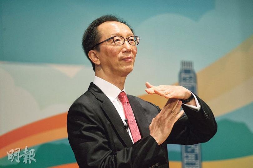近期頻頻露面講教育嘅前財政司長梁錦松,噚日出席一個講座,話好嘅教育應該係「T字形」,即係闊度同深度兼備。佢認為香港嘅通識科涉獵範疇雖然夠廣,不過係咪做得深就要檢討。(李紹昌攝) 近期頻頻露面講教育嘅前財政司長梁錦松,噚日出席一個講座,話好嘅教育應該係「T字形」,即係闊度同深度兼備。佢認為香港嘅通識科涉獵範疇雖然夠廣,不過係咪做得深就要檢討。(李紹昌攝)