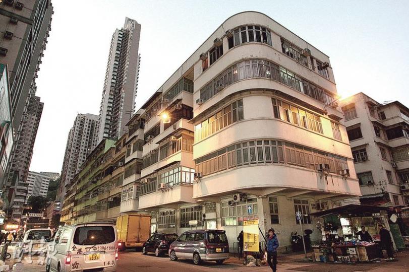 本港現存170多個已解散且未重建的公務員合作社物業,當中包括圖中位於深水埗順寧道的大廈。(林俊源攝) 本港現存170多個已解散且未重建的公務員合作社物業,當中包括圖中位於深水埗順寧道的大廈。(林俊源攝)