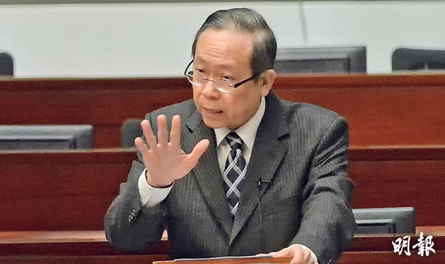 保安局長黎棟國(圖)昨日出席立法會會議時表示,警方在本年1月23日已再次去信廣東省公安廳,要求安排警方與銅鑼灣書店負責人李波會面,冀可盡快了解事件。(楊柏賢攝) 保安局長黎棟國(圖)昨日出席立法會會議時表示,警方在本年1月23日已再次去信廣東省公安廳,要求安排警方與銅鑼灣書店負責人李波會面,冀可盡快了解事件。(楊柏賢攝)