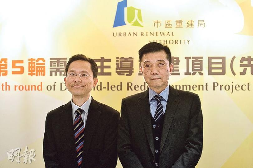 市建局昨公布下月18日將接受「需求主導」重建項目第五輪申請,總監(規劃及設計)馬昭智(右)表示,今年提早接受申請並延長申請期至3個月。圖左為市建局助理總經理(規劃及設計)關以輝。(鄧宗弘攝) 市建局昨公布下月18日將接受「需求主導」重建項目第五輪申請,總監(規劃及設計)馬昭智(右)表示,今年提早接受申請並延長申請期至3個月。圖左為市建局助理總經理(規劃及設計)關以輝。(鄧宗弘攝)