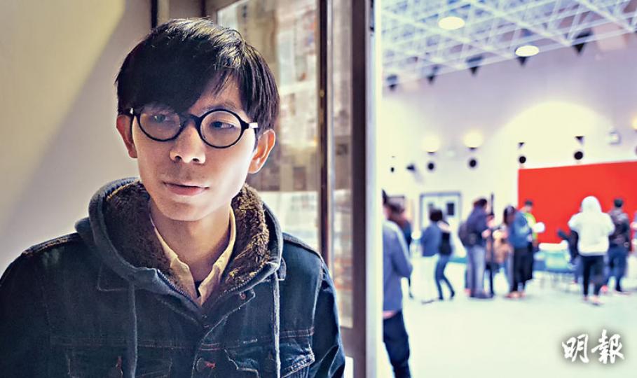 港大罷課委員會成員袁源隆說,若與李國章會面,當日學生擬於場地外示威,但委員會就示威形式仍未達成共識。(蘇智鑫攝) 港大罷課委員會成員袁源隆說,若與李國章會面,當日學生擬於場地外示威,但委員會就示威形式仍未達成共識。(蘇智鑫攝)