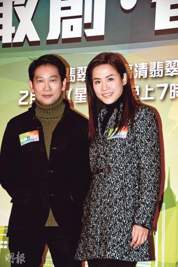 宣萱（右）跟楊立門（左）合作做主持，她表示為免累對方重拍，對白太長時會要求導演分開拍。（攝影：梁榮達）