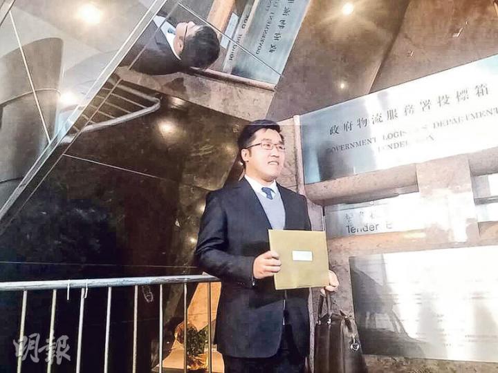 信置繼去年10月與萬科置業(香港)合組財團,入標競投港鐵將軍澳日出康城8期後,再度聯手競投大埔山塘路地皮。圖為信置代表。(劉詠怡攝) 信置繼去年10月與萬科置業(香港)合組財團,入標競投港鐵將軍澳日出康城8期後,再度聯手競投大埔山塘路地皮。圖為信置代表。(劉詠怡攝)