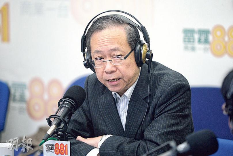 保安局長黎棟國昨出席電台節目後被問到政府是否計劃就23條立法,他說本屆政府立場始終如一,不會因旺角衝突有改變。特首梁振英早前表示,本屆政府並無計劃就23條立法。(鍾林枝攝) 保安局長黎棟國昨出席電台節目後被問到政府是否計劃就23條立法,他說本屆政府立場始終如一,不會因旺角衝突有改變。特首梁振英早前表示,本屆政府並無計劃就23條立法。(鍾林枝攝)