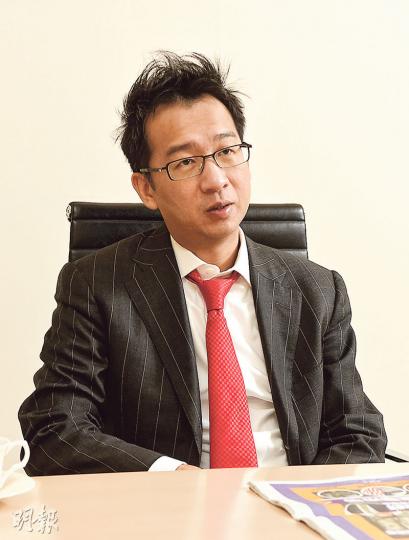 交銀國際董事總經理及首席策略師洪灝認為,內地一線及二線城市的影子庫存問題嚴重,若內地徵收房產稅或進行實名制,當地樓價泡沫或爆破。(陳淑安攝) 交銀國際董事總經理及首席策略師洪灝認為,內地一線及二線城市的影子庫存問題嚴重,若內地徵收房產稅或進行實名制,當地樓價泡沫或爆破。(陳淑安攝)