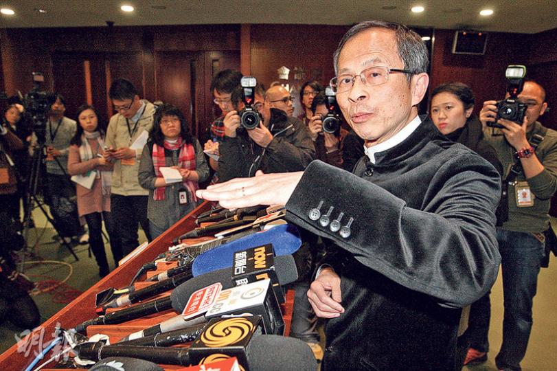 立法會主席曾鈺成對於噚日「流錯會」表示可惜,話會同立法會秘書處檢討現時點人數嘅方法。(林俊源攝) 立法會主席曾鈺成對於噚日「流錯會」表示可惜,話會同立法會秘書處檢討現時點人數嘅方法。(林俊源攝)
