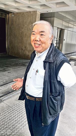 之前被指以手指叉青年頸的七旬「維園阿伯」文浩泉（圖）上訴得直，他稱透過友人介紹認識張達明，傾談下獲對方協助上訴並成功翻案。（謝美琳攝）