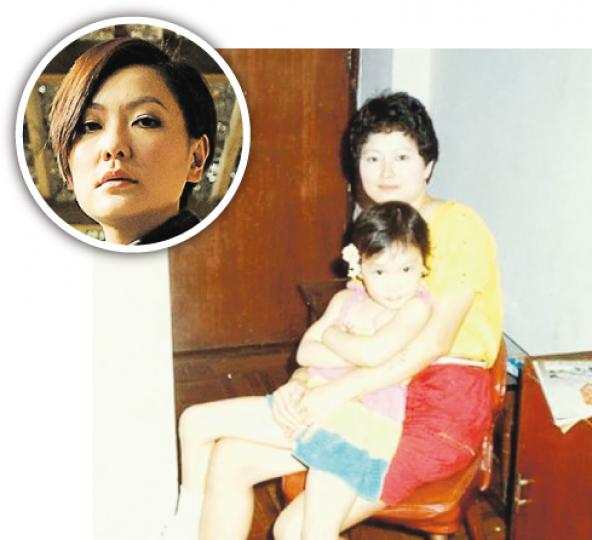 田蕊妮對母親的離世感到哀痛。(微博圖片) 田蕊妮對母親的離世感到哀痛。(微博圖片)