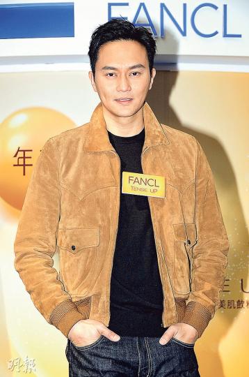 張智霖認為要保持最佳狀態就不能偷懶,要勤做運動。(攝影﹕鍾偉茵)張智霖即場示範玩健身球。(攝影﹕鍾偉茵) 張智霖認為要保持最佳狀態就不能偷懶,要勤做運動。(攝影﹕鍾偉茵)張智霖即場示範玩健身球。(攝影﹕鍾偉茵)