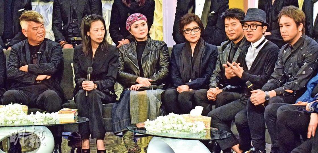 陳百祥(左起)、盧大偉太太、林建明、戚美珍、賈思樂、王祖藍、張致恆在無綫特備節目《別了,Gag王盧大偉》中,懷緬盧大偉昔日難忘事。(攝影:梁迺楠)戚美珍撐拐杖現身,她讚盧大偉是開心果,好關心身邊人。(攝影:梁迺楠)胡楓(左)與黃淑儀難忘盧大偉平易近人、愛講笑話的性格。(攝影:梁迺楠) 陳百祥(左起)、盧大偉太太、林建明、戚美珍、賈思樂、王祖藍、張致恆在無綫特備節目《別了,Gag王盧大偉》中,懷緬盧大偉昔日難忘事。(攝影:梁迺楠)戚美珍撐拐杖現身,她讚盧大偉是開心果,好關心身邊人。(攝影:梁迺楠)胡楓(左)與黃淑儀難忘盧大偉平易近人、愛講笑話的性格。(攝影:梁迺楠)